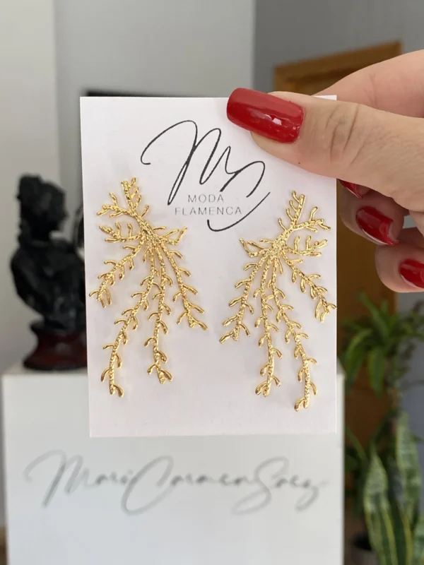 Pendientes de flamenca dorados con forma de coral