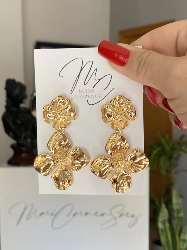Pendientes de flamenca dorados con forma de flor